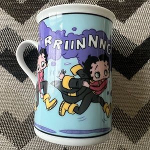 BETTY BOOP PORCELAIN COLLECTORS MUG